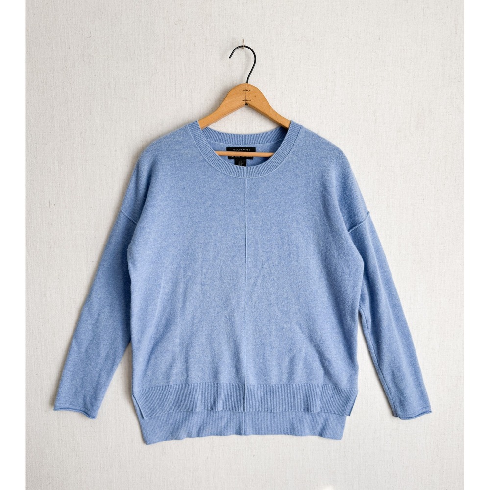 Tahari Pure Luxe 100% Cashmere Sweater Light Blue Crew Neck Seam Detail Medium
